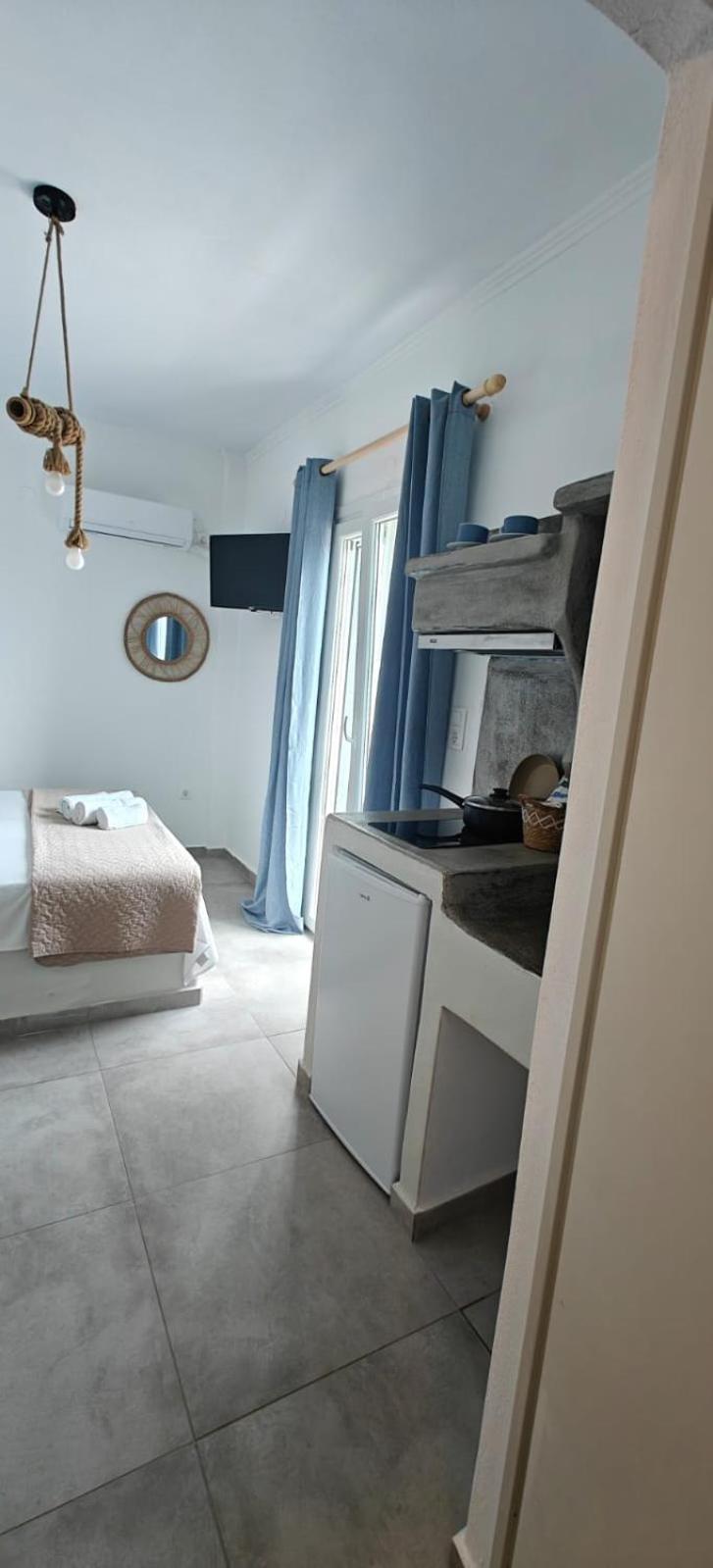 Joannes Vacation Rooms Adamantas  Exterior photo