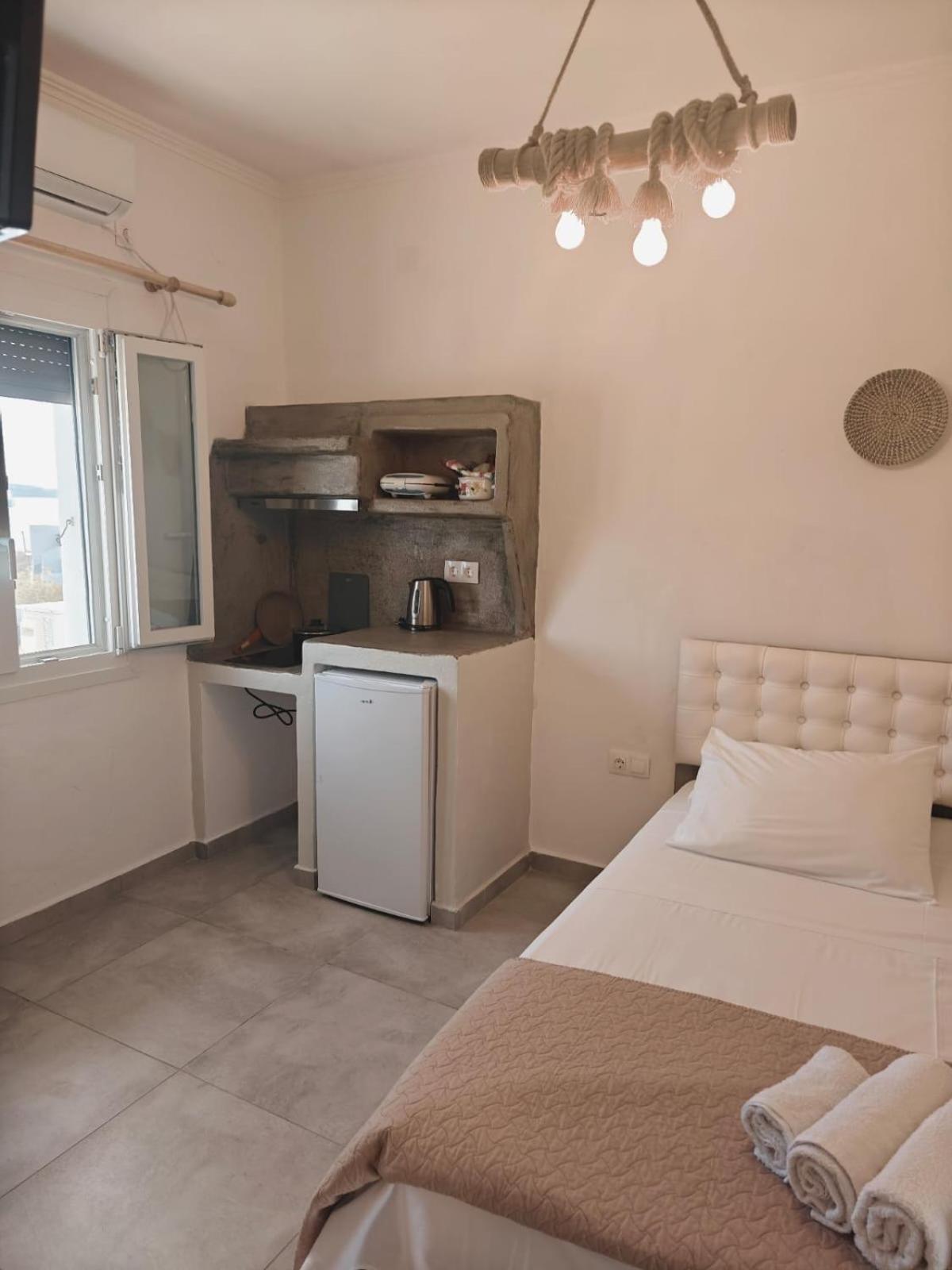 Joannes Vacation Rooms Adamantas  Exterior photo